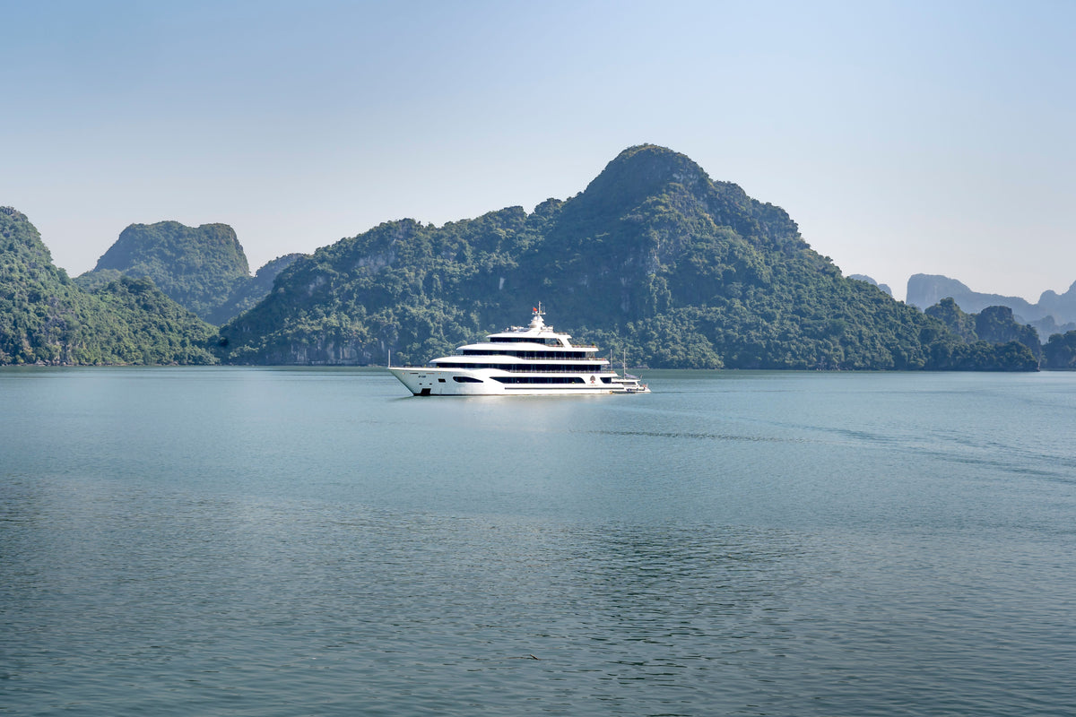 Private Land & Yachts